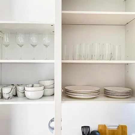 Freundliche Mit Regendusche, Kueche, Waschmaschine&trockner, Tv, Wlan דירה *