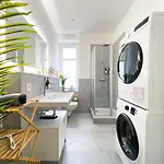 Daire Freundliche Mit Regendusche, Kueche, Waschmaschine&trockner, Tv, Wlan