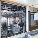 Freundliche Mit Regendusche, Kueche, Waschmaschine&trockner, Tv, Wlan Leipzig