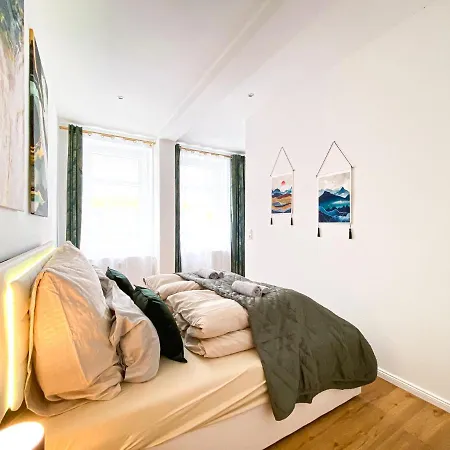 Freundliche Mit Regendusche, Kueche, Waschmaschine&trockner, Tv, Wlan Apartment *