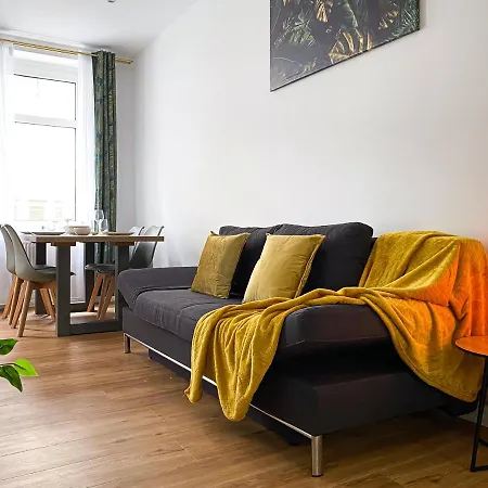 Daire Freundliche Mit Regendusche, Kueche, Waschmaschine&trockner, Tv, Wlan Leipzig