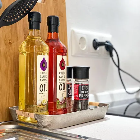 Freundliche Mit Regendusche, Kueche, Waschmaschine&trockner, Tv, Wlan Leipzig