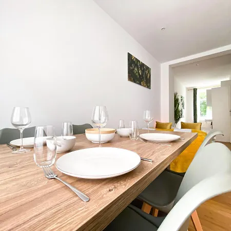 Apartment Freundliche Mit Regendusche, Kueche, Waschmaschine&trockner, Tv, Wlan *