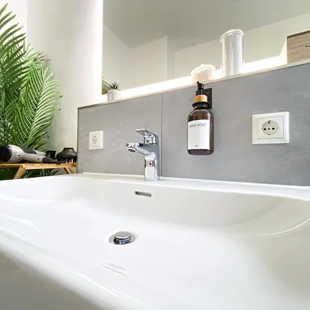 Freundliche Mit Regendusche, Kueche, Waschmaschine&trockner, Tv, Wlan