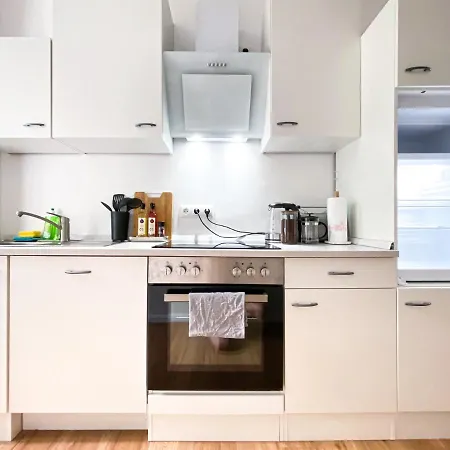 Freundliche Mit Regendusche, Kueche, Waschmaschine&trockner, Tv, Wlan Daire