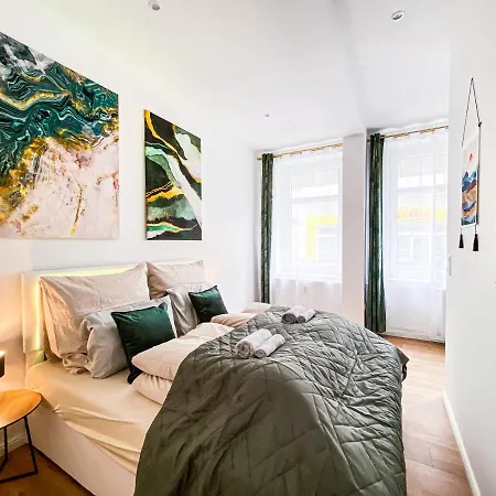 Freundliche Mit Regendusche, Kueche, Waschmaschine&trockner, Tv, Wlan Daire