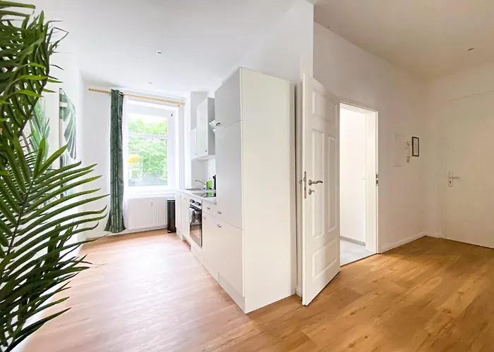 Freundliche Mit Regendusche, Kueche, Waschmaschine&trockner, Tv, Wlan Apartment Leipzig