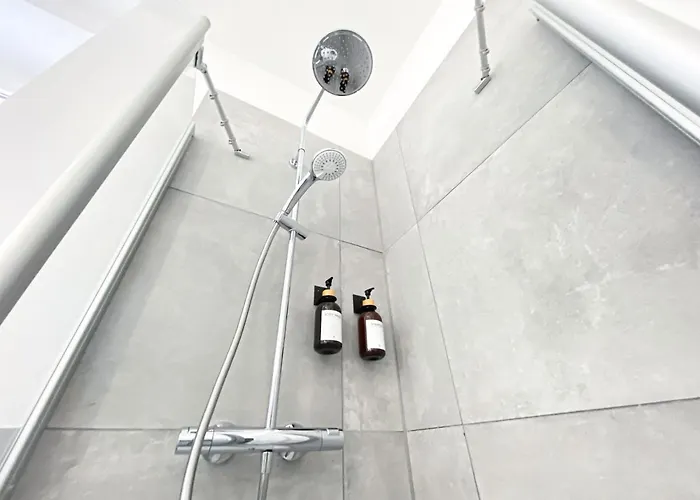 Freundliche Mit Regendusche, Kueche, Waschmaschine&trockner, Tv, Wlan *