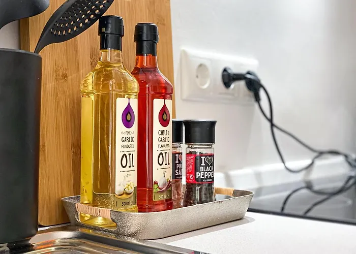 Freundliche Mit Regendusche, Kueche, Waschmaschine&trockner, Tv, Wlan Leipzig