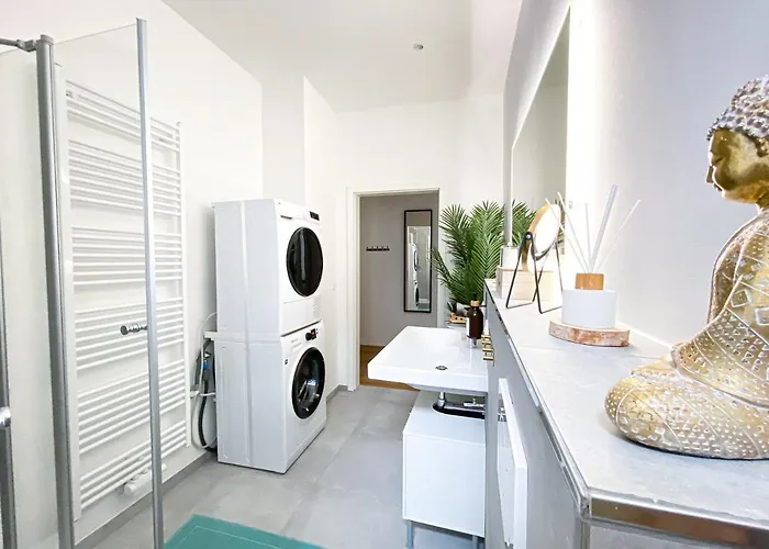 Freundliche Mit Regendusche, Kueche, Waschmaschine&trockner, Tv, Wlan Apartment Leipzig