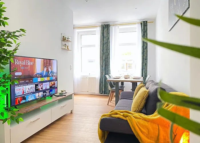 Freundliche Mit Regendusche, Kueche, Waschmaschine&trockner, Tv, Wlan Leipzig