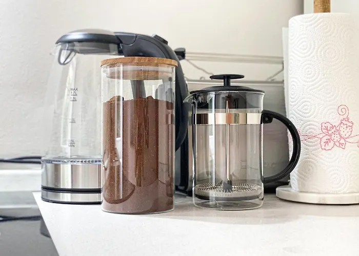 Freundliche Mit Regendusche, Kueche, Waschmaschine&trockner, Tv, Wlan Leipzig